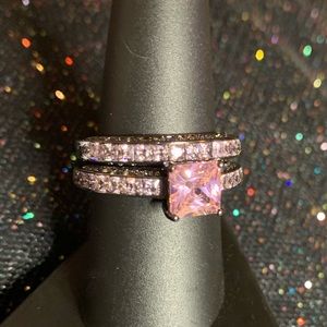 Double band pink sapphire with black rhodium
